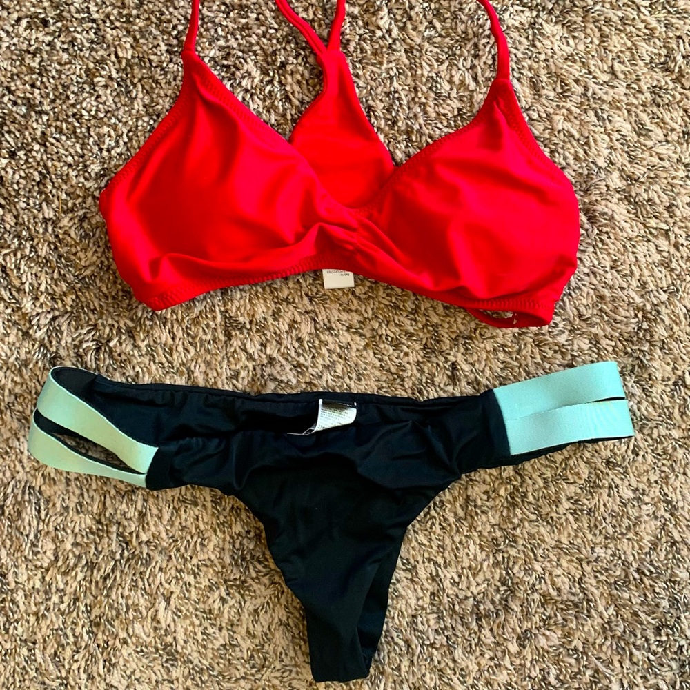Bikini, Hurley cheeky bottom L, no name XS red top
